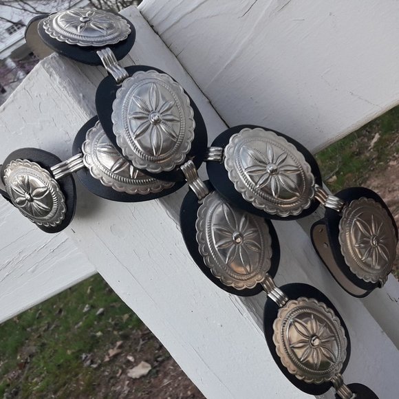 Vintage Conch Belt Boho Western Silver Metal and Leather Belt Country - Picture 6 of 17